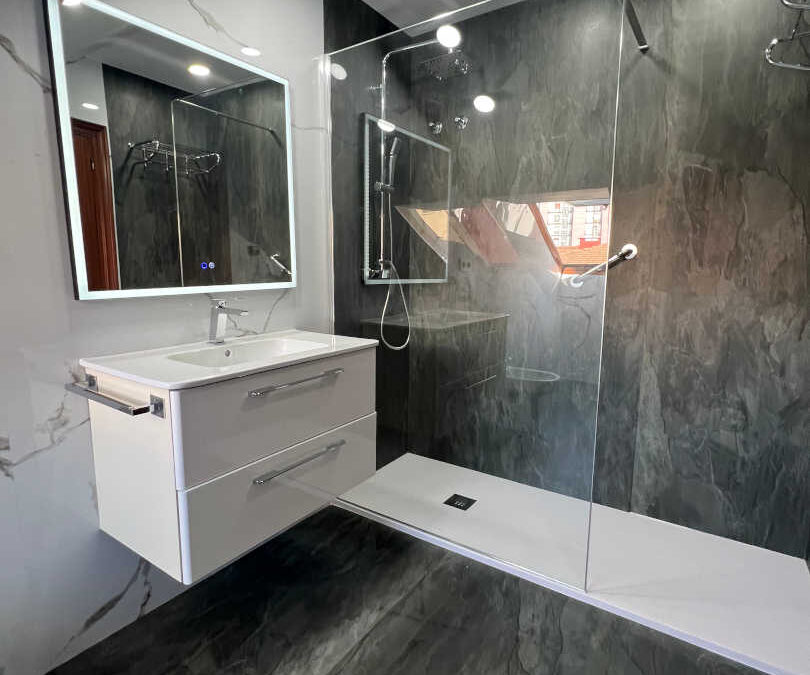 Renovación de Baño abuhardillado En Calle Llanes Gijón